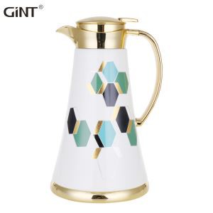 Кавоварка зі склом для пиття